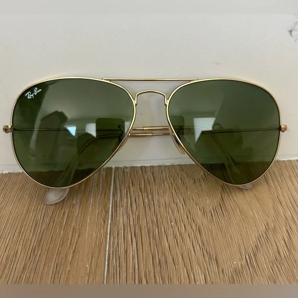 Ray-Ban Aviator Classic Sunglasses - Picture 2 of 6